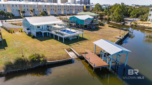 942 W Lagoon Avenue, Gulf Shores, AL 36542