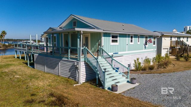942 W Lagoon Avenue, Gulf Shores, AL 36542