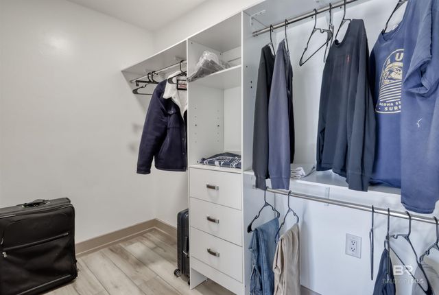 942 W Lagoon Avenue, Gulf Shores, AL 36542