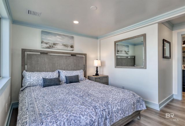 942 W Lagoon Avenue, Gulf Shores, AL 36542