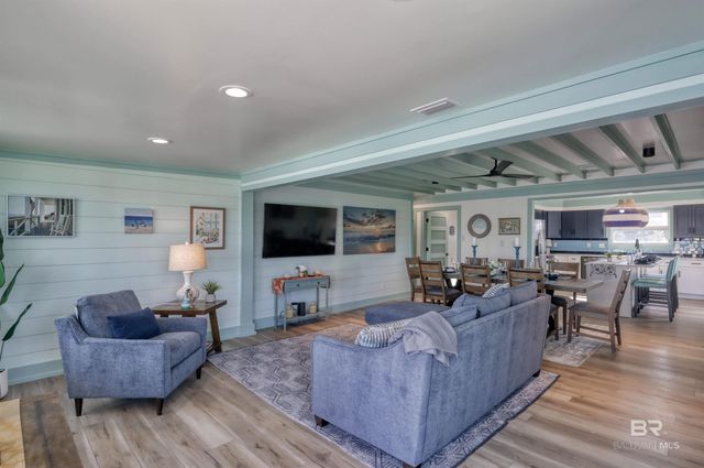 942 W Lagoon Avenue, Gulf Shores, AL 36542