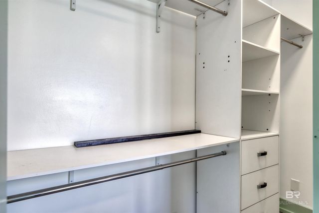 942 W Lagoon Avenue, Gulf Shores, AL 36542