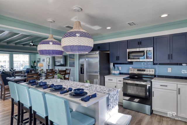 942 W Lagoon Avenue, Gulf Shores, AL 36542