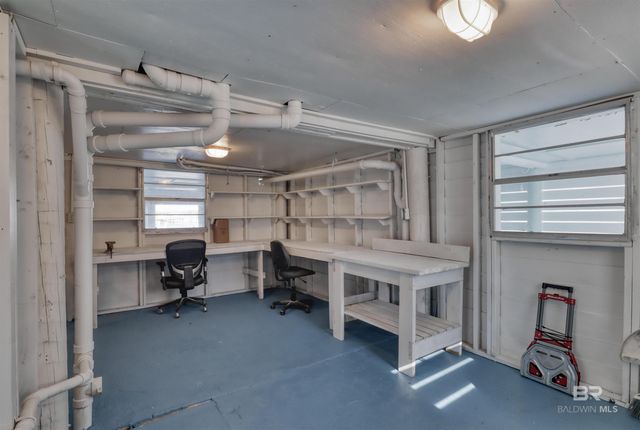 942 W Lagoon Avenue, Gulf Shores, AL 36542