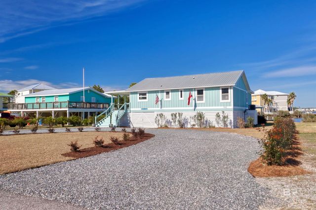 942 W Lagoon Avenue, Gulf Shores, AL 36542