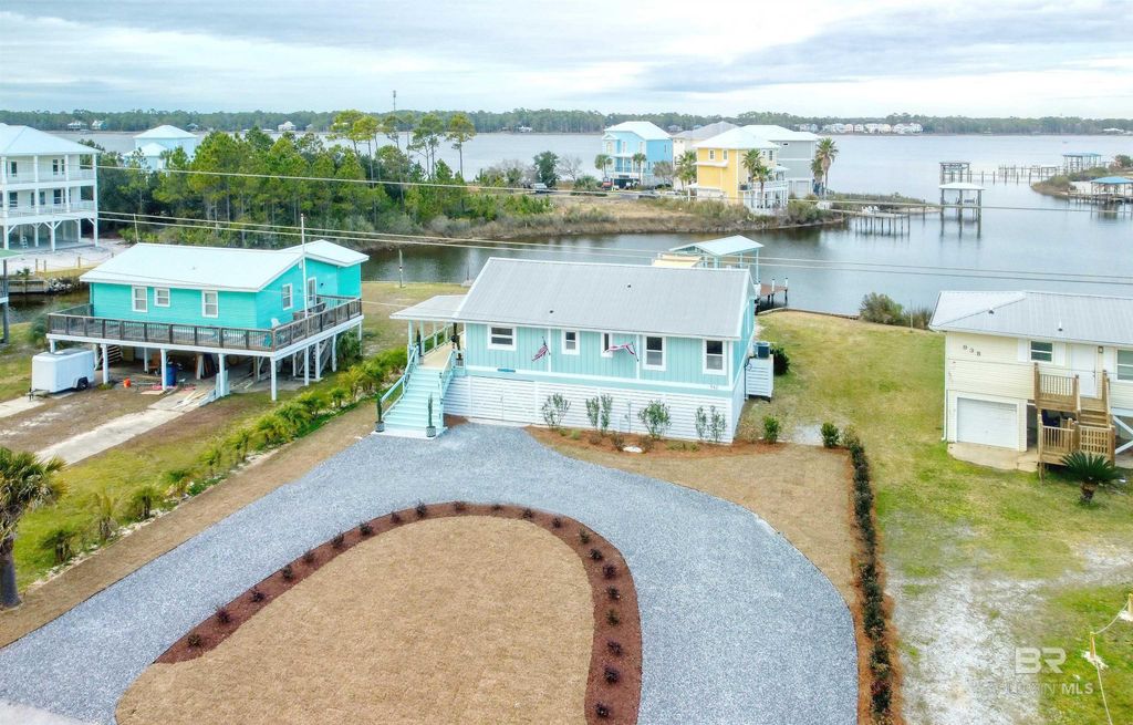 942 W Lagoon Avenue, Gulf Shores, AL 36542