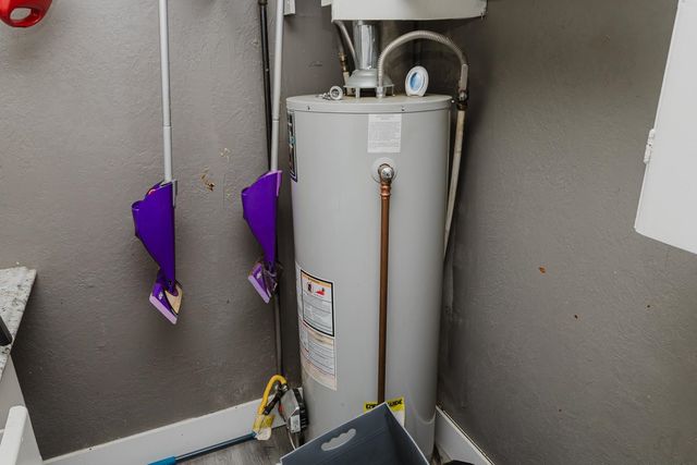 661 S Kansas, Wichita, KS 67211