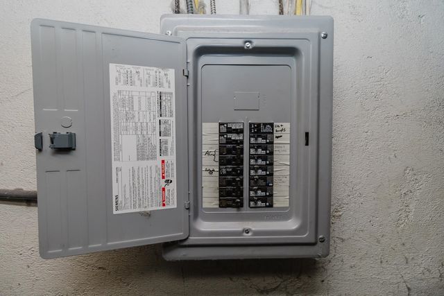 661 S Kansas, Wichita, KS 67211