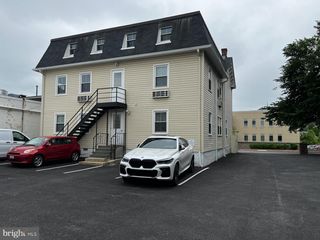 15 W MONTGOMERY AVE, Rockville, MD 20850