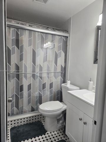 900 SW 11th Avenue 7C, Hallandale Beach, FL 33009
