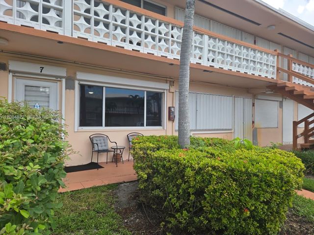 900 SW 11th Avenue 7C, Hallandale Beach, FL 33009