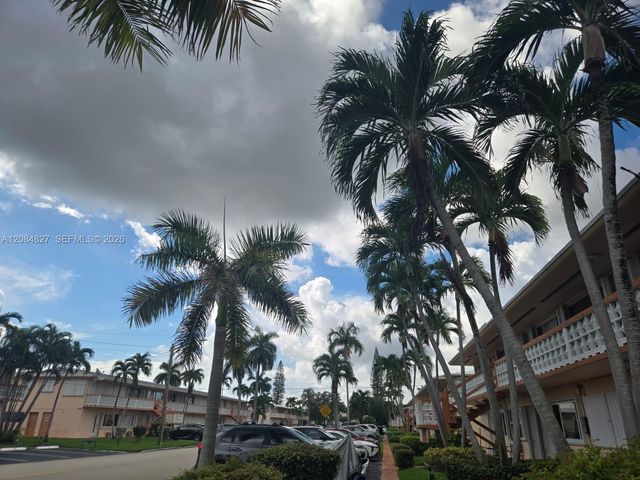 900 SW 11th Avenue 7C, Hallandale Beach, FL 33009