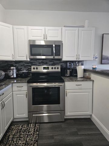900 SW 11th Avenue 7C, Hallandale Beach, FL 33009