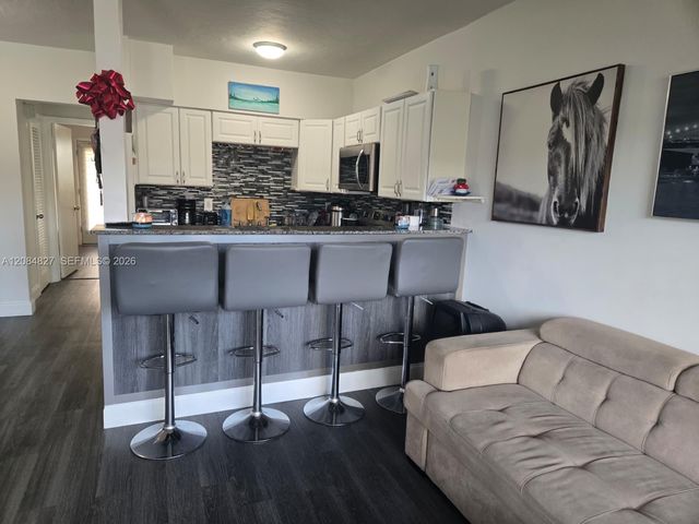 900 SW 11th Avenue 7C, Hallandale Beach, FL 33009