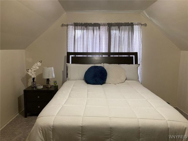 618 82nd Street, Niagara Falls, NY 14304