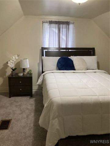 618 82nd Street, Niagara Falls, NY 14304