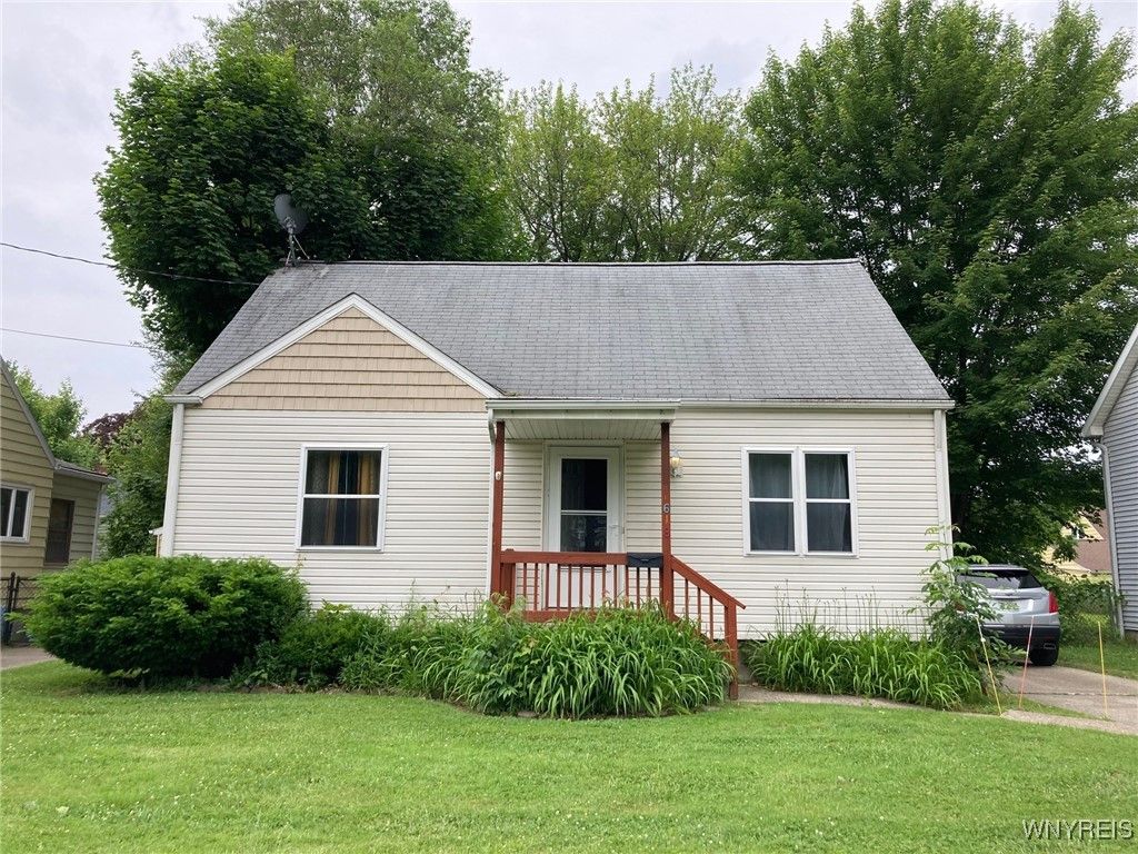 618 82nd Street, Niagara Falls, NY 14304