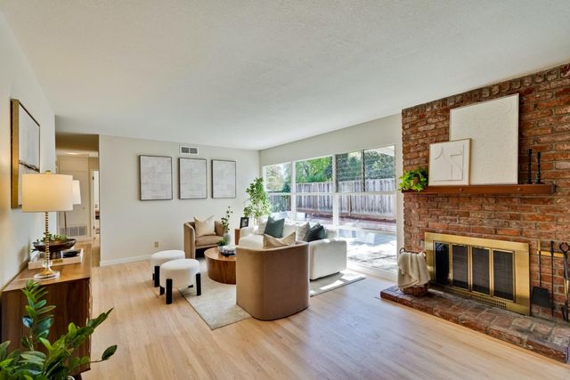 998 Rosa Court, Sunnyvale, CA 94086