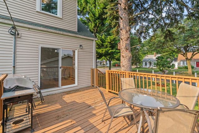 1153 Idaho Avenue W, Saint Paul, MN 55108