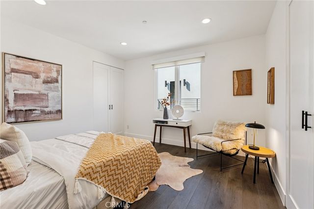 542 N Commonwealth Avenue, Silver Lake, CA 90004