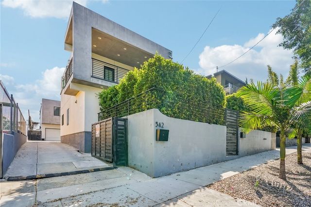 542 N Commonwealth Avenue, Silver Lake, CA 90004