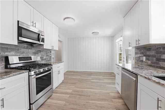 2602 NW VESPER Street, Blue Springs, MO 64015