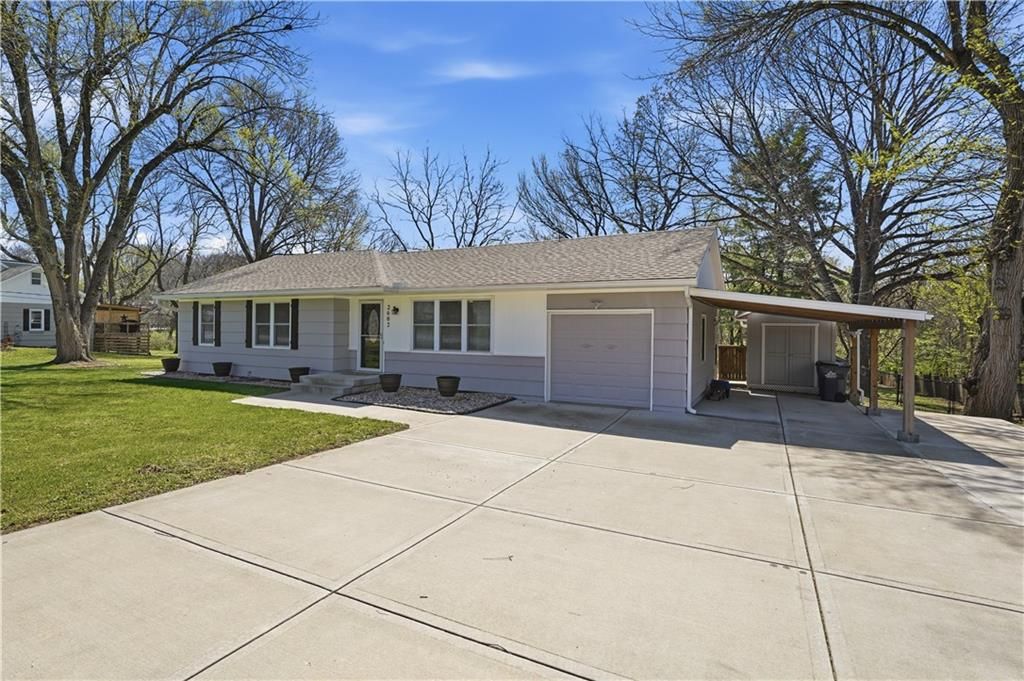 2602 NW VESPER Street, Blue Springs, MO 64015