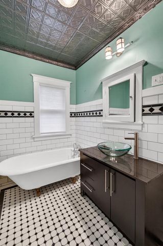 205 Dixon Street, Madison, WI 53704
