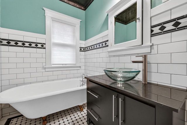 205 Dixon Street, Madison, WI 53704