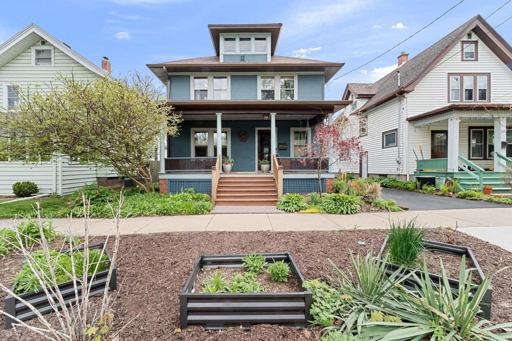 205 Dixon Street, Madison, WI 53704