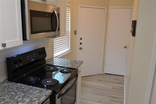 2379 Briarwest Boulevard 55, Houston, TX 77077