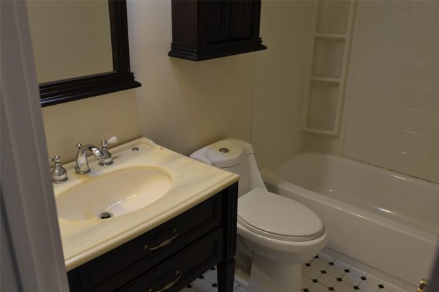 2379 Briarwest Boulevard 55, Houston, TX 77077