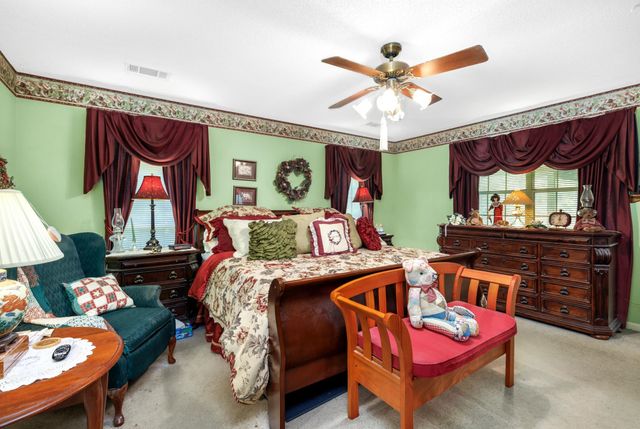 360 LYNDSEY DR, Brighton, TN 38011