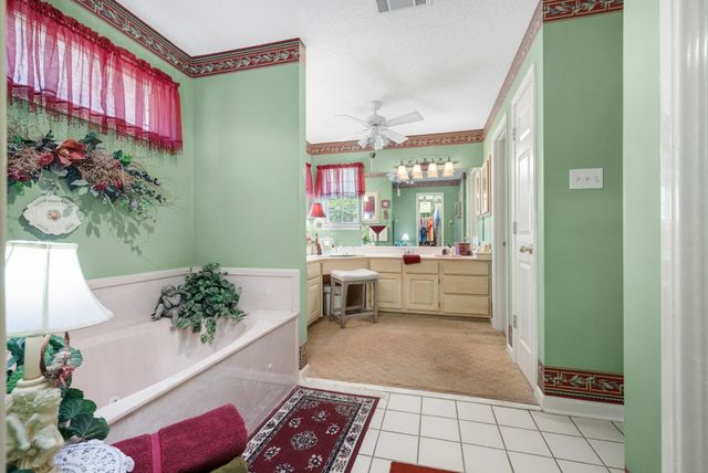 360 LYNDSEY DR, Brighton, TN 38011