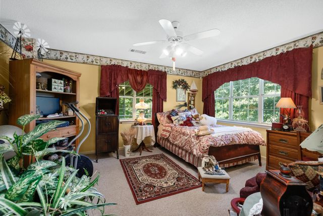 360 LYNDSEY DR, Brighton, TN 38011