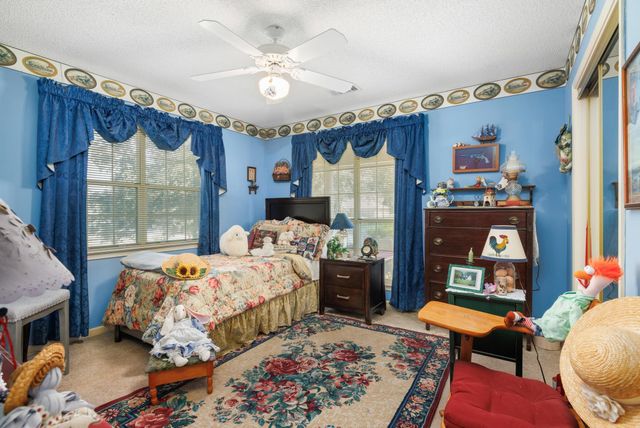 360 LYNDSEY DR, Brighton, TN 38011