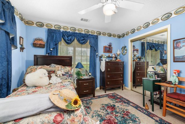 360 LYNDSEY DR, Brighton, TN 38011