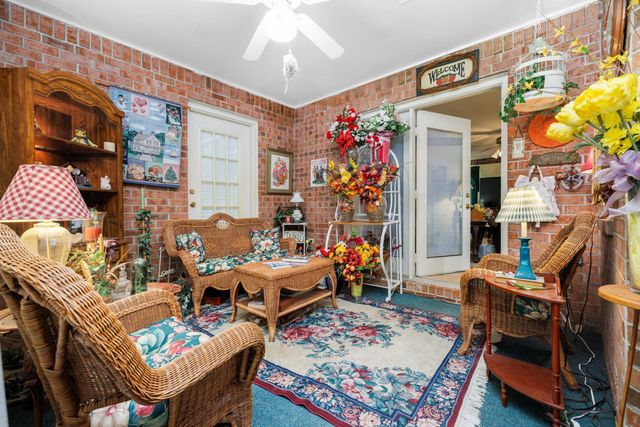 360 LYNDSEY DR, Brighton, TN 38011