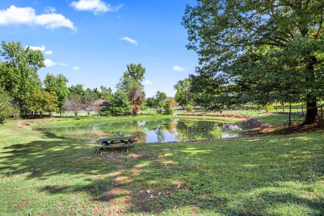 360 LYNDSEY DR, Brighton, TN 38011