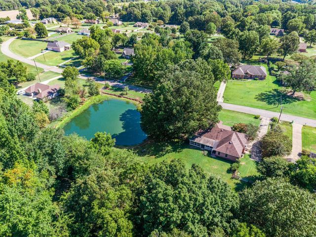 360 LYNDSEY DR, Brighton, TN 38011