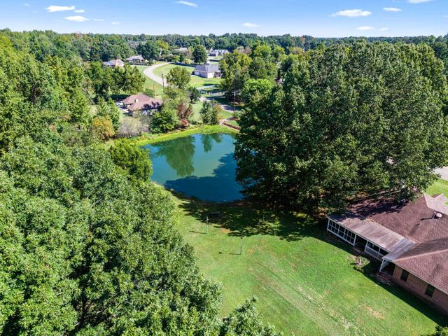 360 LYNDSEY DR, Brighton, TN 38011