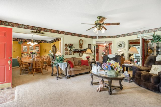 360 LYNDSEY DR, Brighton, TN 38011