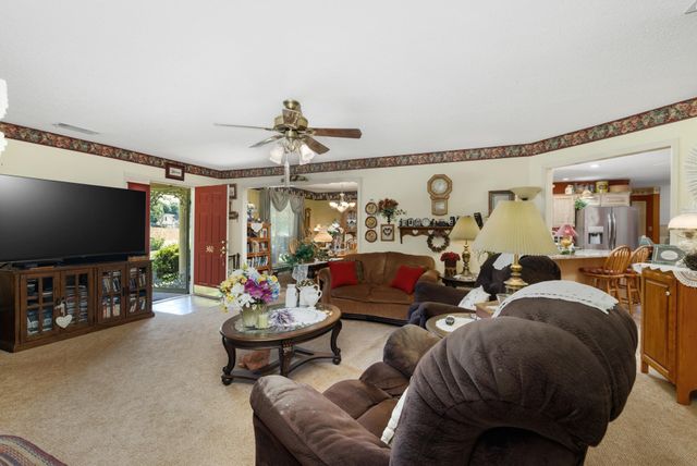 360 LYNDSEY DR, Brighton, TN 38011