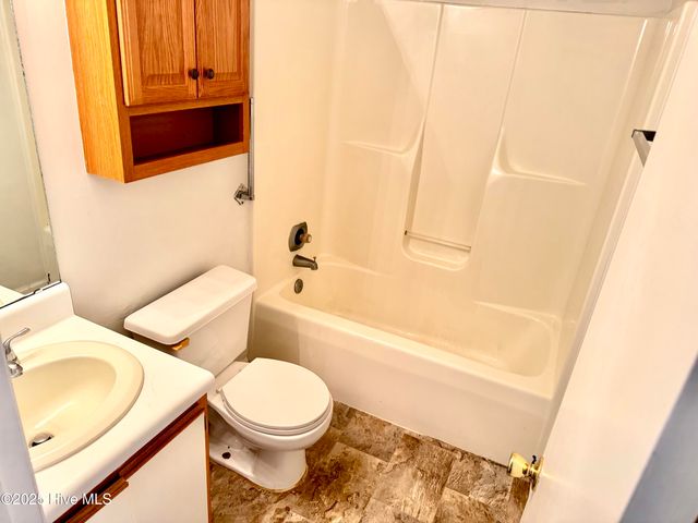 2001 Summerhaven Drive A, Greenville, NC 27858