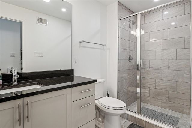 160 56th St, Lawrenceville, PA 15201
