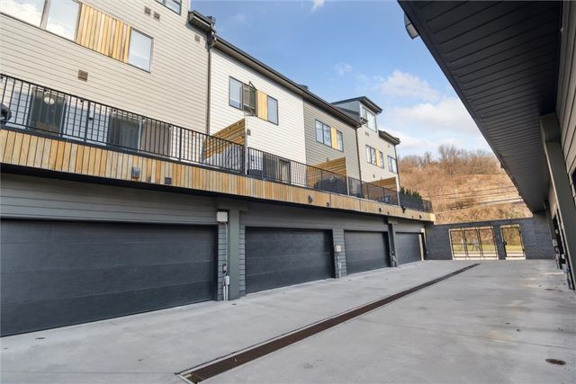 160 56th St, Lawrenceville, PA 15201