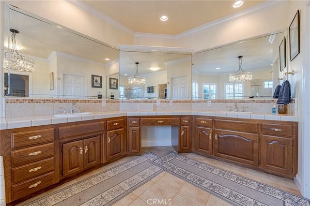 591 Bobolink Court, Merced, CA 95340