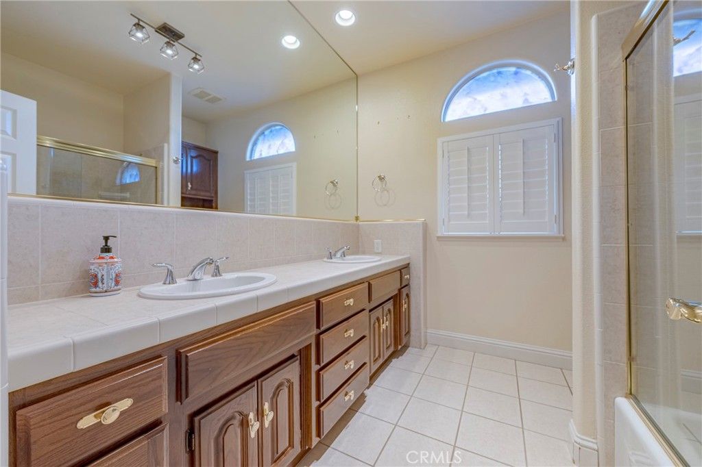 Image 41 of property listing at 591 Bobolink Court, Merced, CA 95340