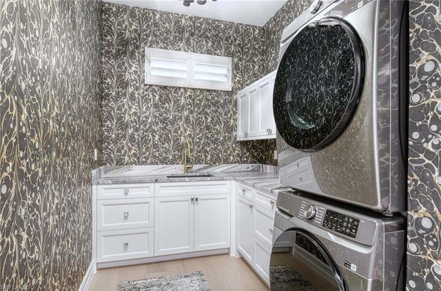 9013 Terranova DR, Naples, FL 34109