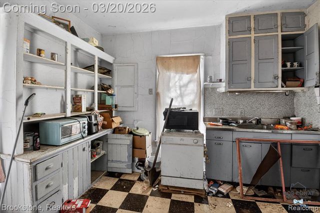 222 N Grant Street, Bay City, MI 48708